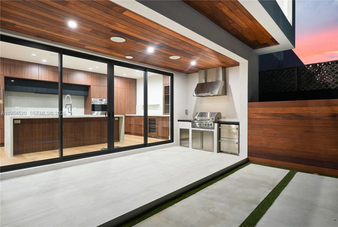 229 NW 42nd St , Miami, FL 33127 Photo