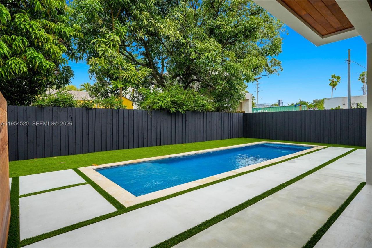 229 NW 42nd St , Miami, FL 33127 Photo