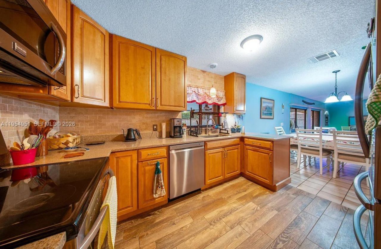 298 SE Grove , Port Saint Lucie, FL 34983 Photo