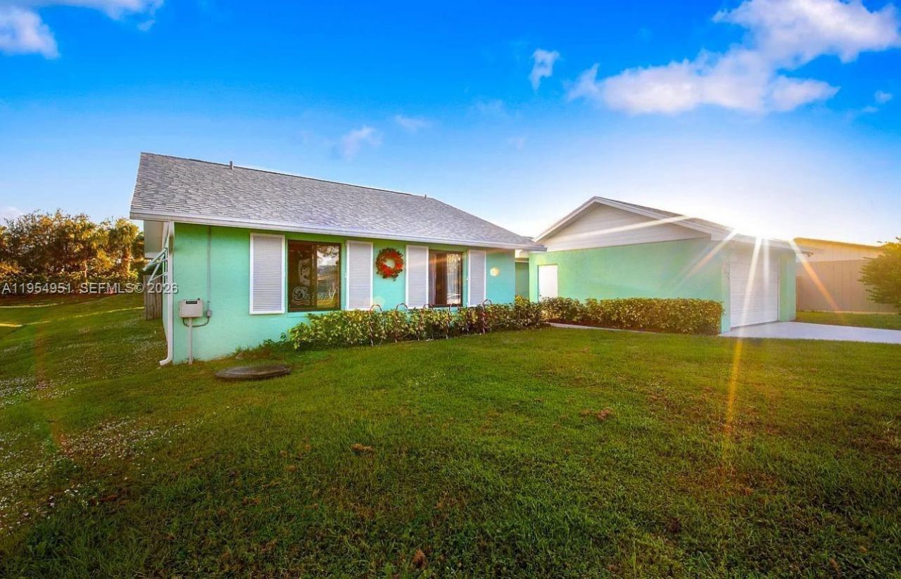 298 SE Grove , Port Saint Lucie, FL 34983 Photo