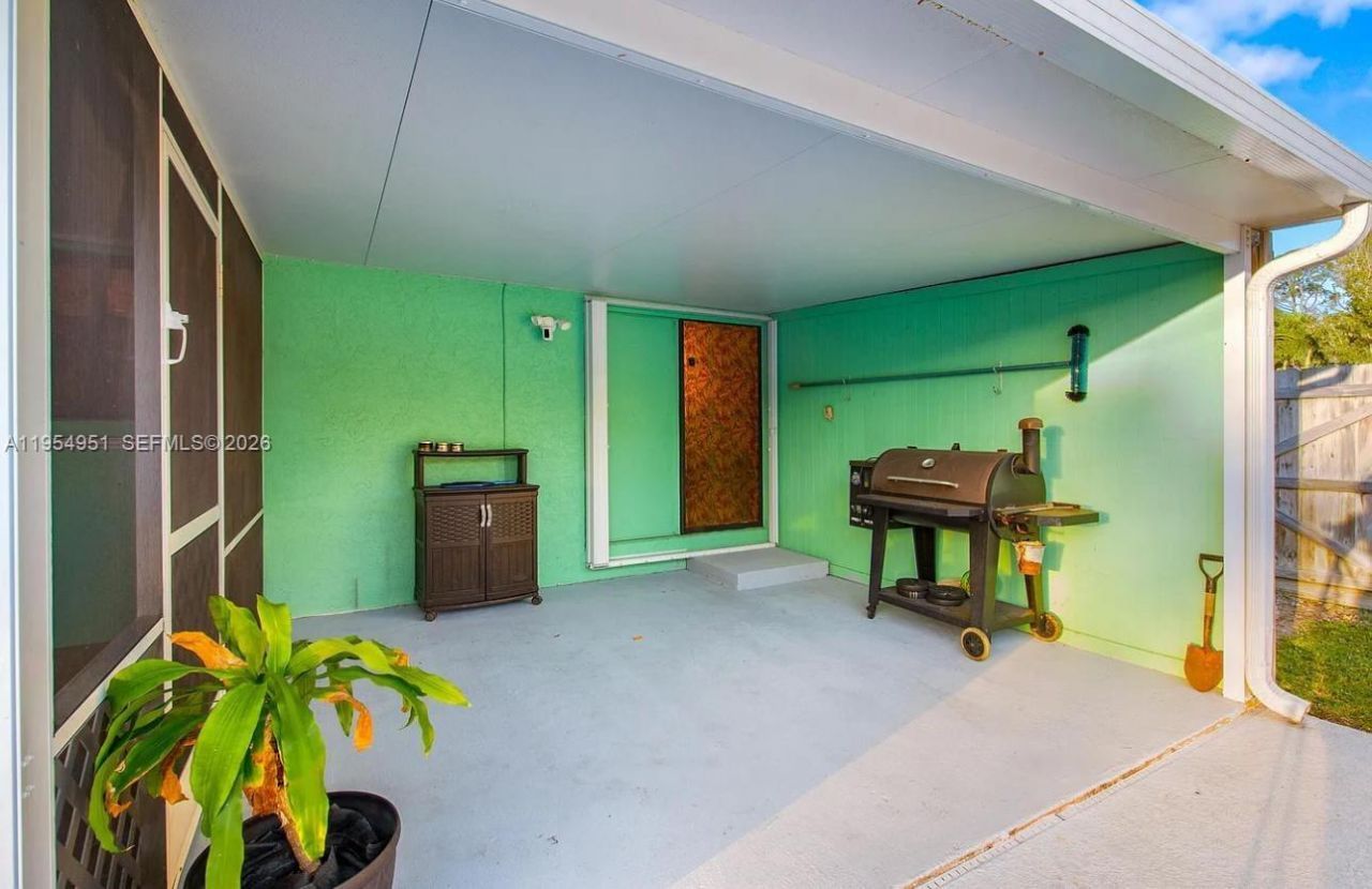 298 SE Grove , Port Saint Lucie, FL 34983 Photo