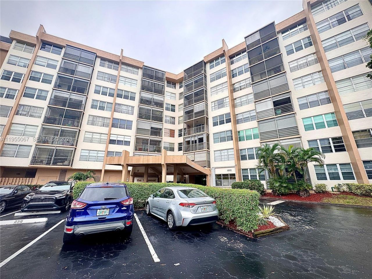 1100 Saint Charles Pl , Unit 411, Pembroke Pines, FL 33026 Photo