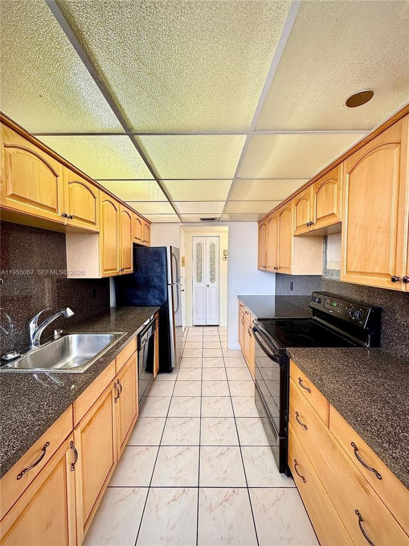 1100 Saint Charles Pl , Unit 411, Pembroke Pines, FL 33026 Photo