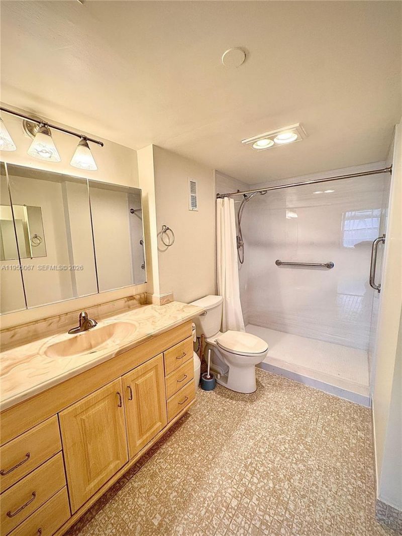 1100 Saint Charles Pl , Unit 411, Pembroke Pines, FL 33026 Photo