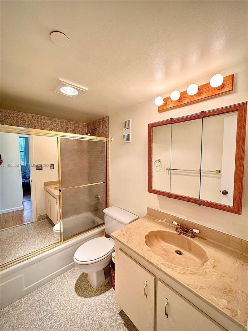 1100 Saint Charles Pl , Unit 411, Pembroke Pines, FL 33026 Photo