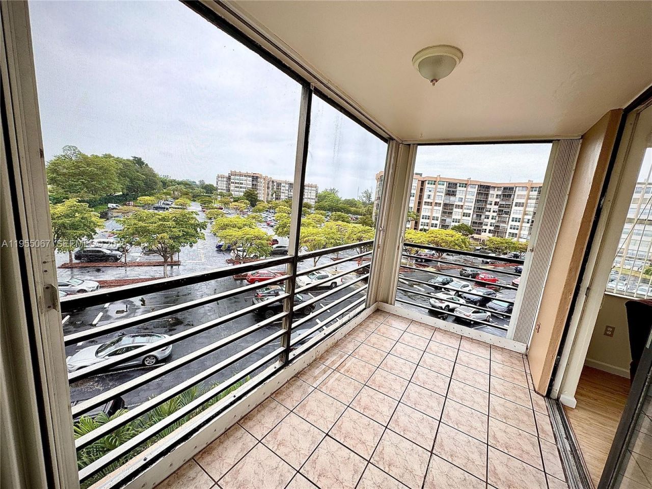 1100 Saint Charles Pl , Unit 411, Pembroke Pines, FL 33026 Photo