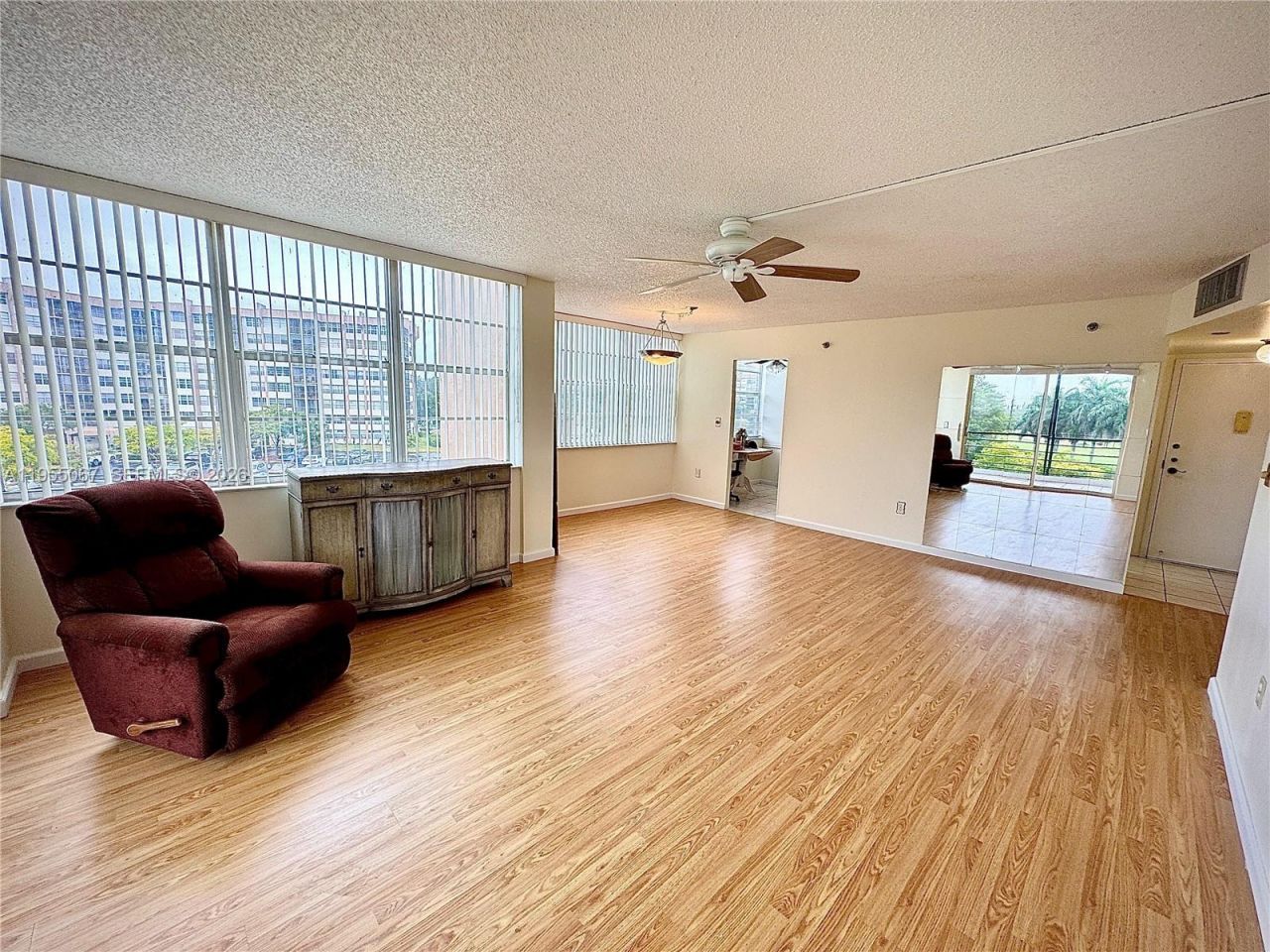 1100 Saint Charles Pl , Unit 411, Pembroke Pines, FL 33026 Photo