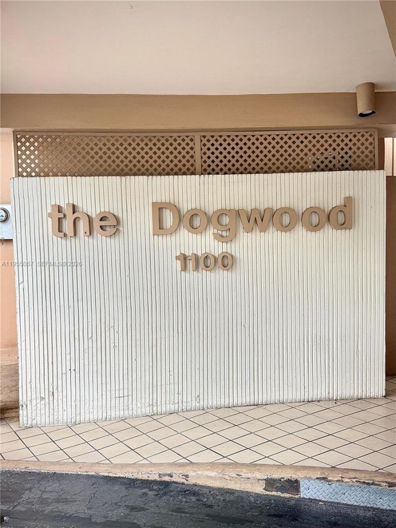 1100 Saint Charles Pl , Unit 411, Pembroke Pines, FL 33026 Photo