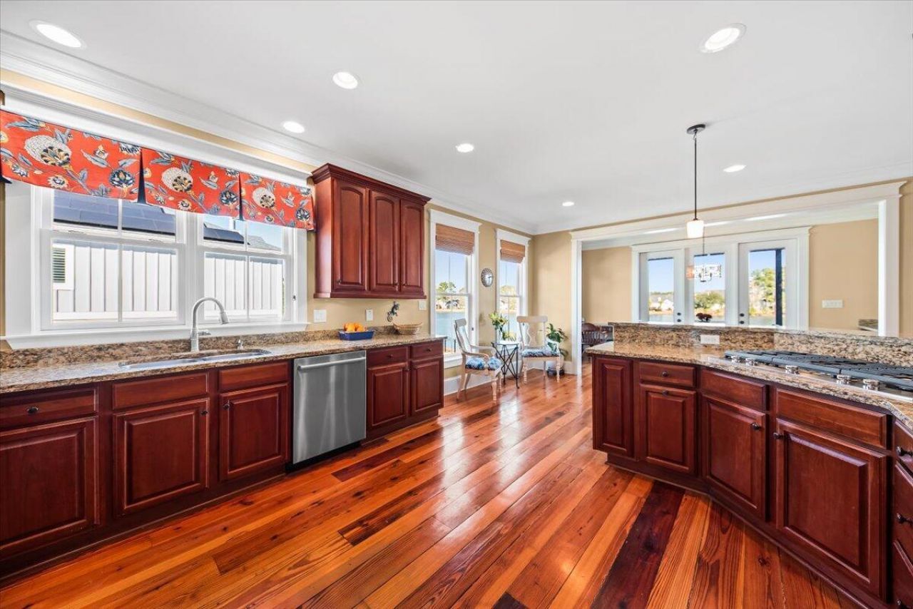 1597 Rivertowne Country Club Drive Photo 17