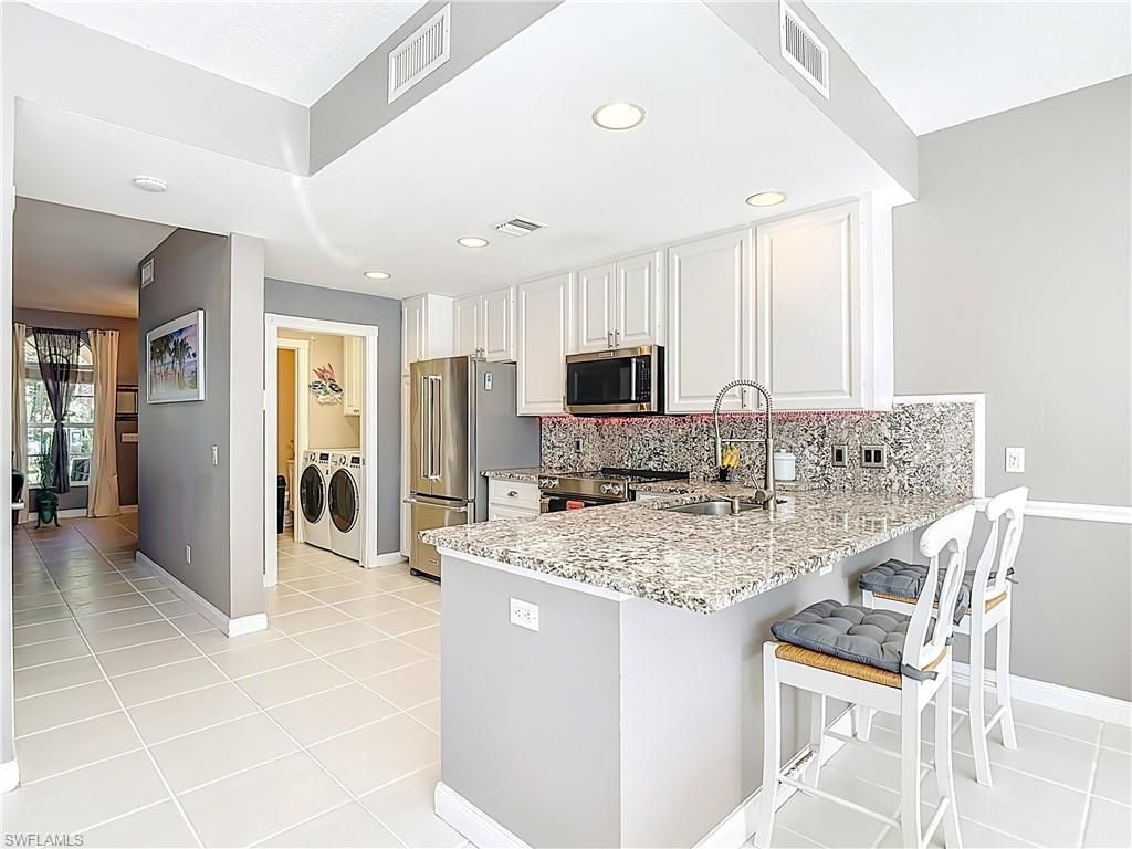 6186 Towncenter Cir, Naples, FL 34119 Photo