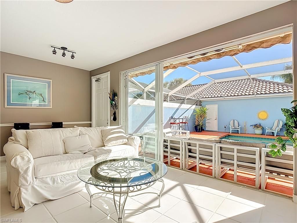 6186 Towncenter Cir, Naples, FL 34119 Photo