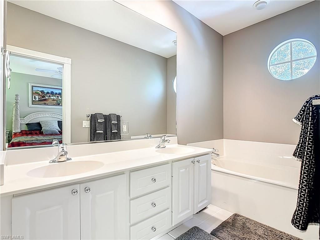 6186 Towncenter Cir, Naples, FL 34119 Photo