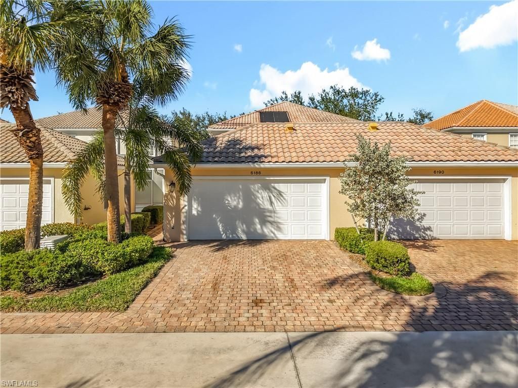 6186 Towncenter Cir, Naples, FL 34119 Photo