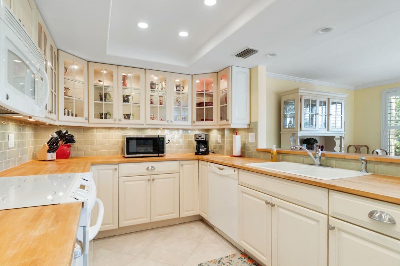 8767 Midnight Pass Road, Unit 101F, Sarasota, FL 34242 Photo