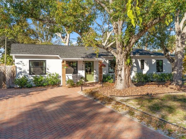 4201 W BAY VIEW AVENUE, TAMPA, FL 33611