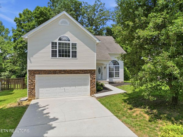 929 Station View Rd, Knoxville, TN 37919