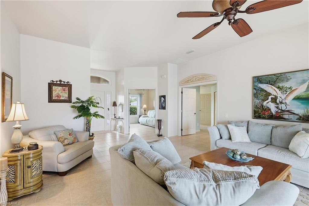 927 SW 28th Ter, Cape Coral, FL 33914 Photo