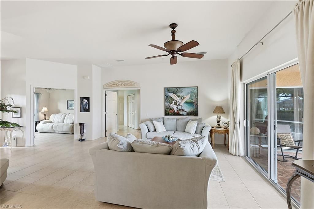 927 SW 28th Ter, Cape Coral, FL 33914 Photo