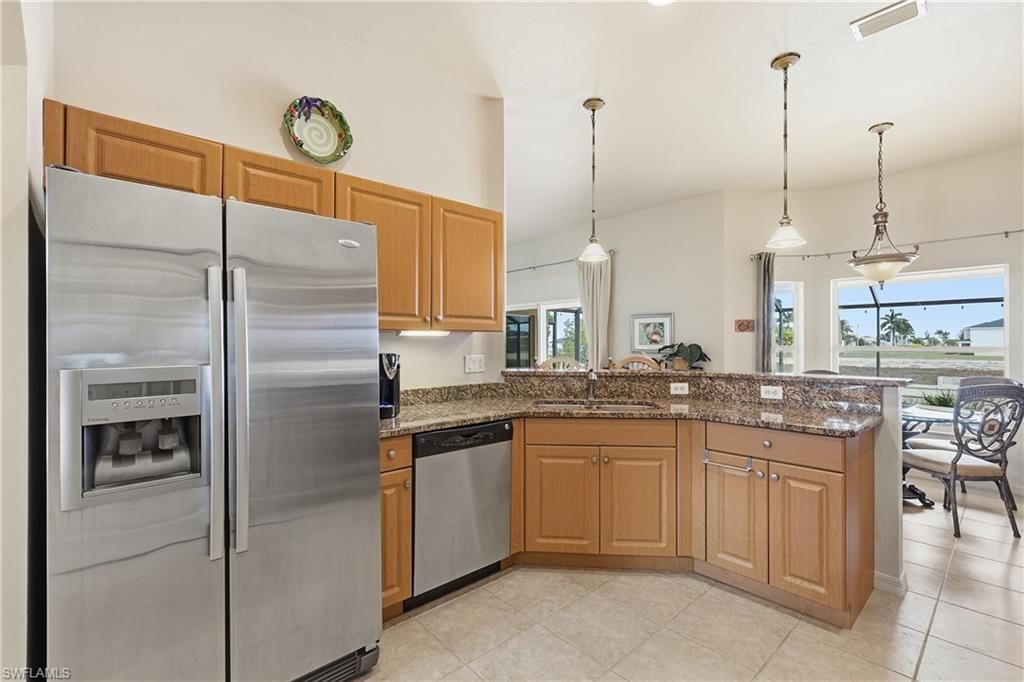 927 SW 28th Ter, Cape Coral, FL 33914 Photo