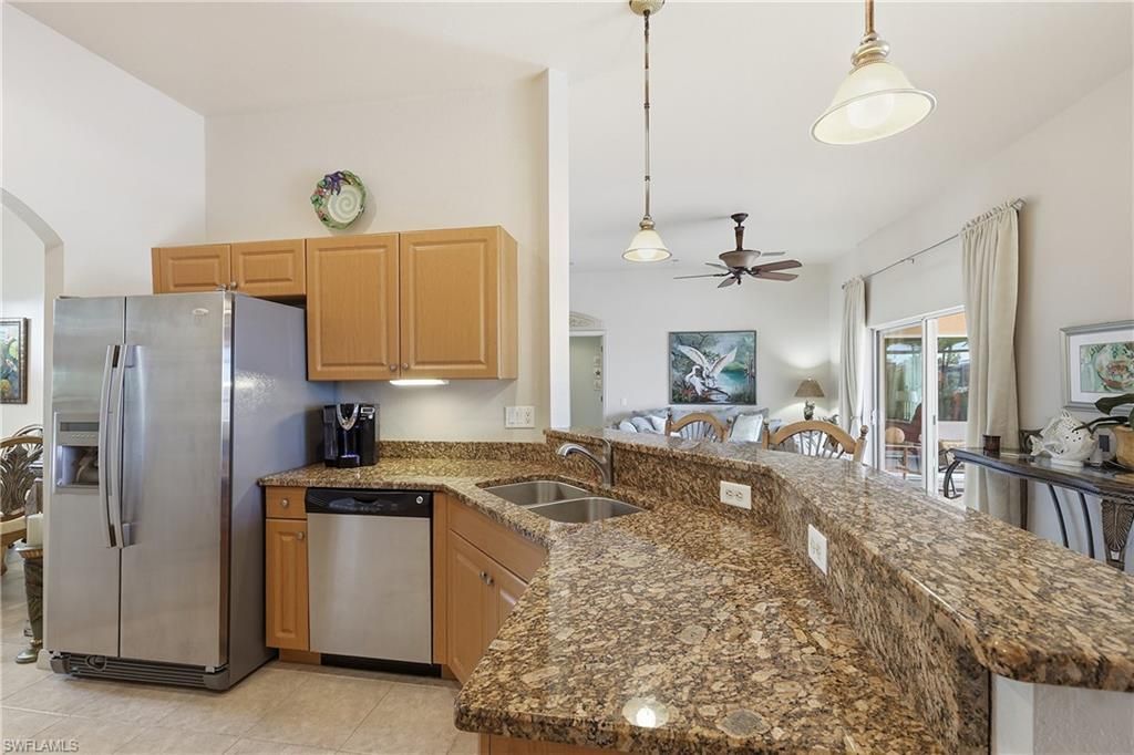 927 SW 28th Ter, Cape Coral, FL 33914 Photo
