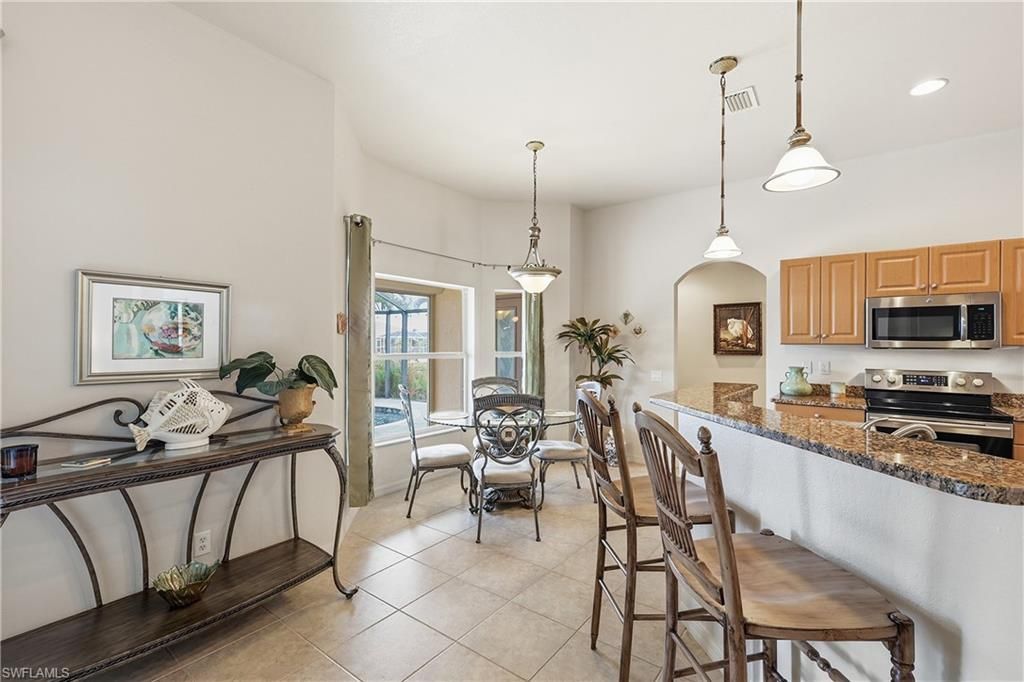 927 SW 28th Ter, Cape Coral, FL 33914 Photo