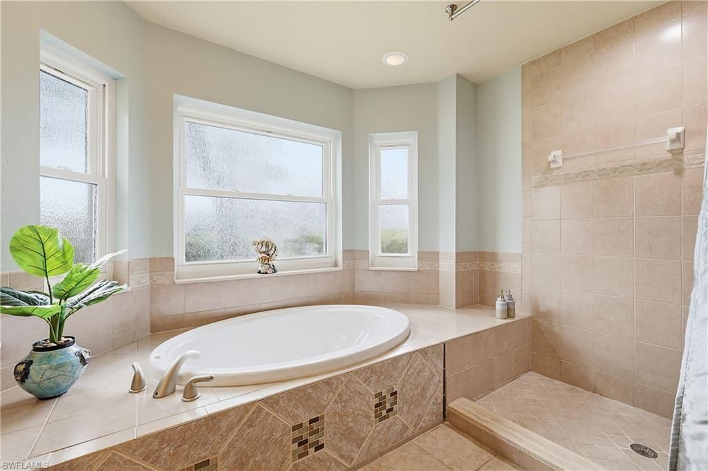 927 SW 28th Ter, Cape Coral, FL 33914 Photo