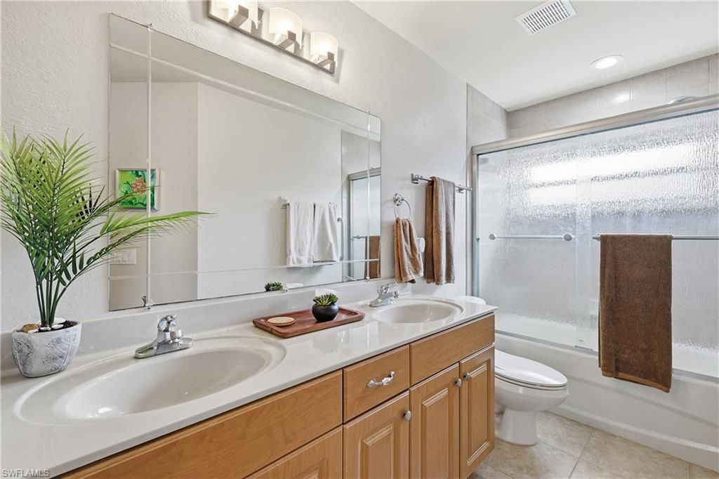 927 SW 28th Ter, Cape Coral, FL 33914 Photo