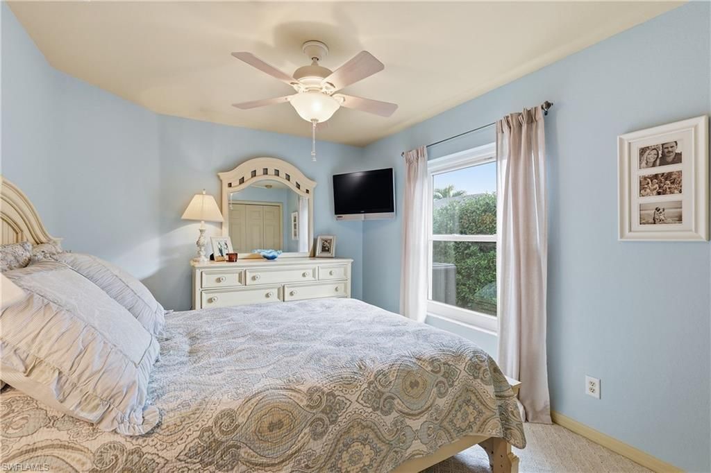 927 SW 28th Ter, Cape Coral, FL 33914 Photo