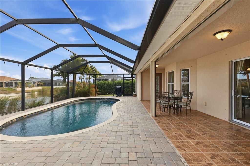 927 SW 28th Ter, Cape Coral, FL 33914 Photo