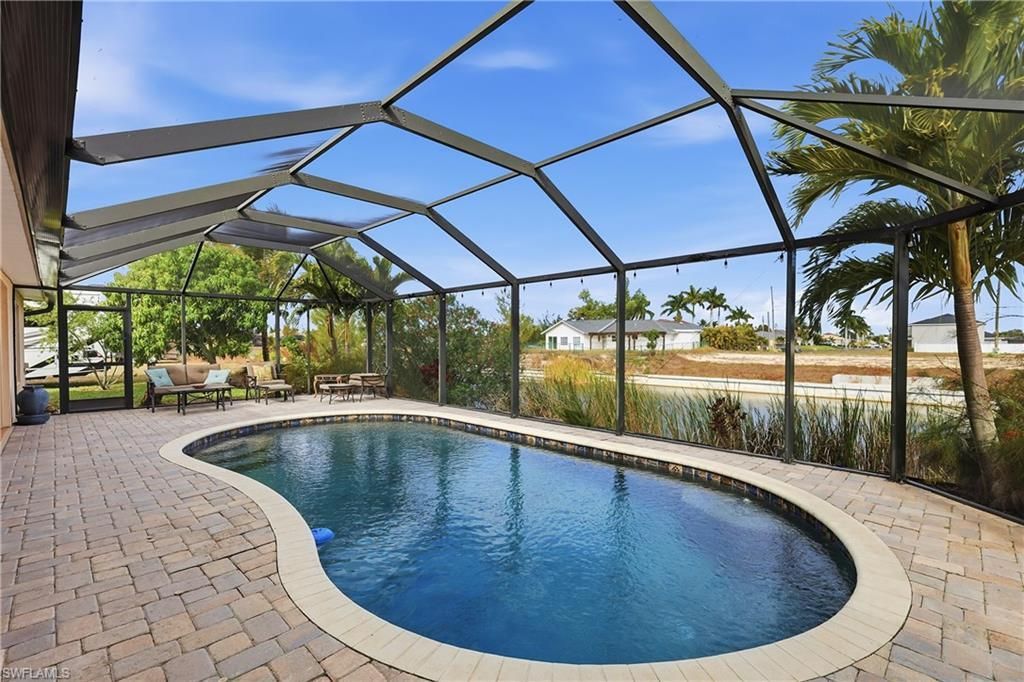 927 SW 28th Ter, Cape Coral, FL 33914 Photo