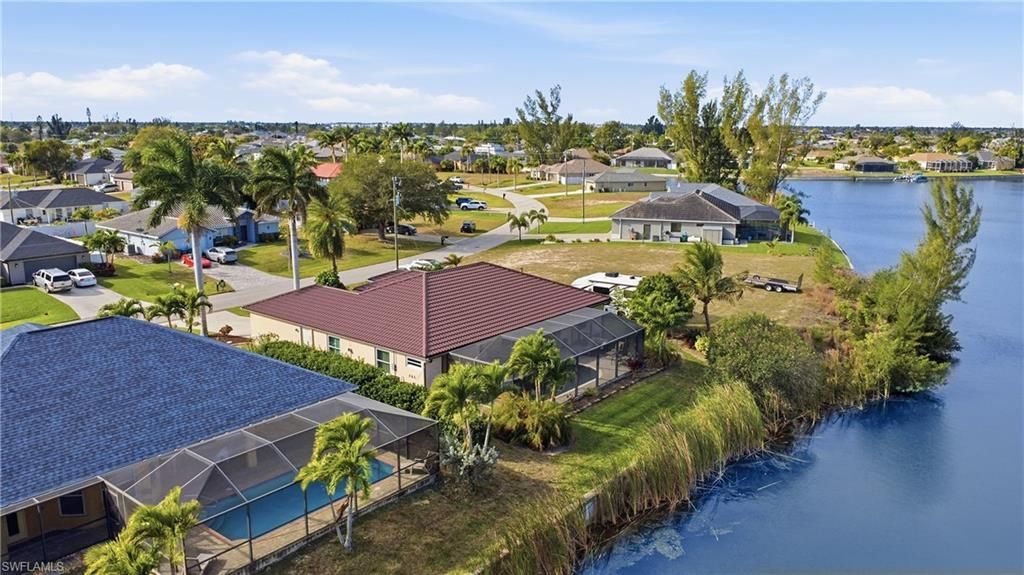 927 SW 28th Ter, Cape Coral, FL 33914 Photo