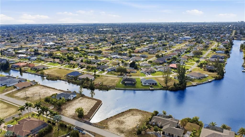 927 SW 28th Ter, Cape Coral, FL 33914 Photo
