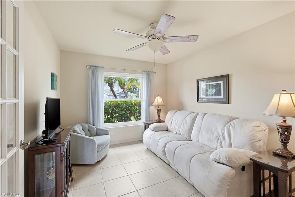 927 SW 28th Ter, Cape Coral, FL 33914 Photo