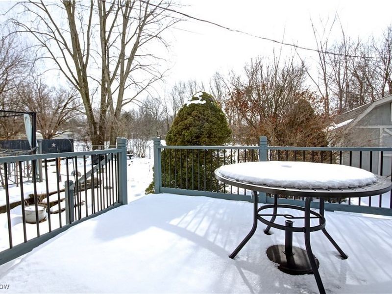 411 Oaknoll Drive, Amherst, OH 44001 Photo 16