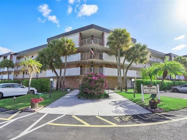 2900 NW 47th Ter, Unit 304, Lauderdale Lakes, FL 33313