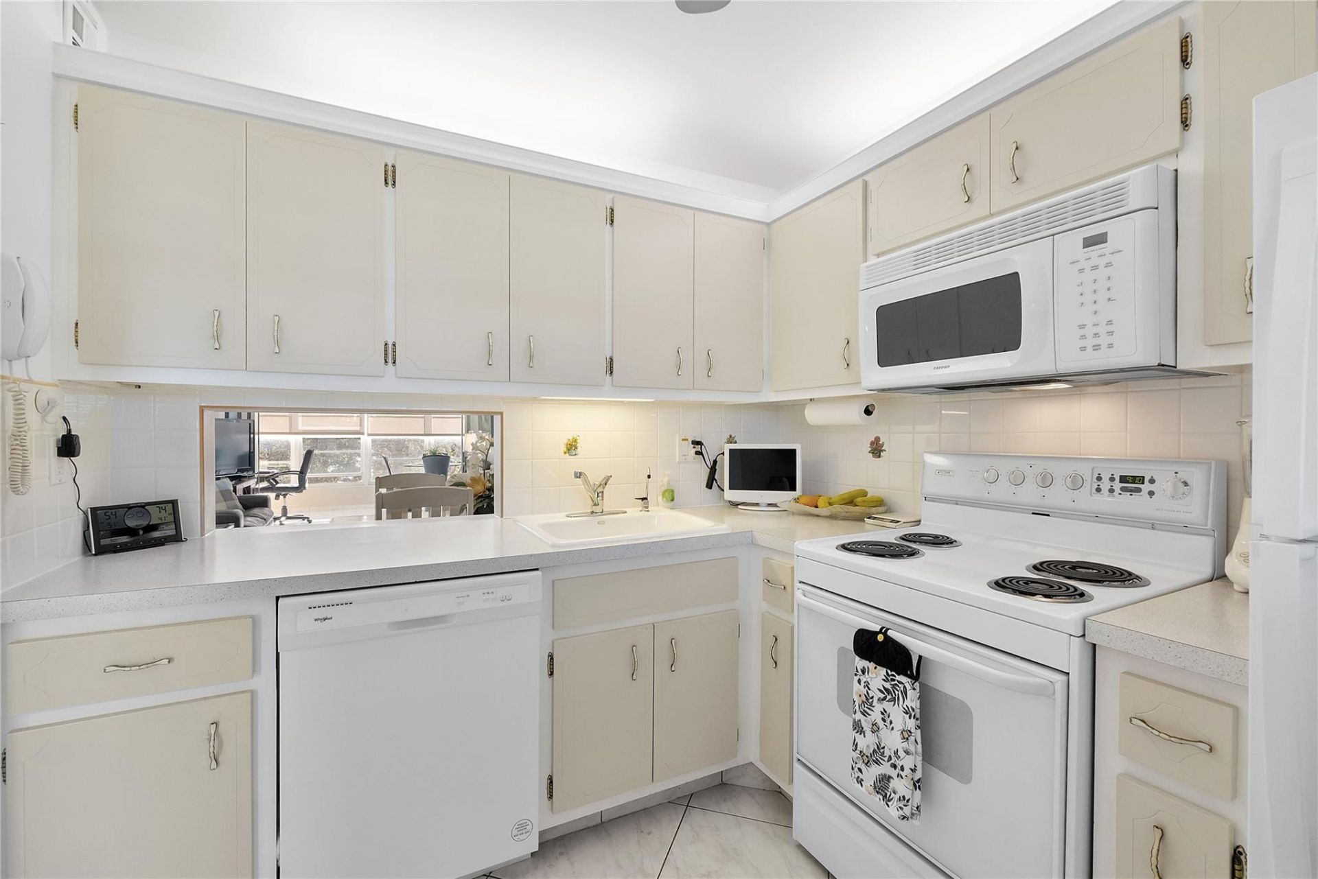 2900 NW 47th Terrace, Unit 304, Lauderdale Lakes, FL 33313 Photo