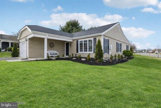 10 Woodstock Lane, Manchester, NJ 08759 Main Photo