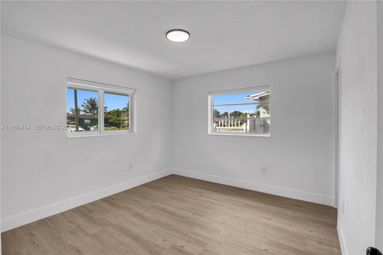 911 NW 200th Ter , Miami Gardens, FL 33169 Photo