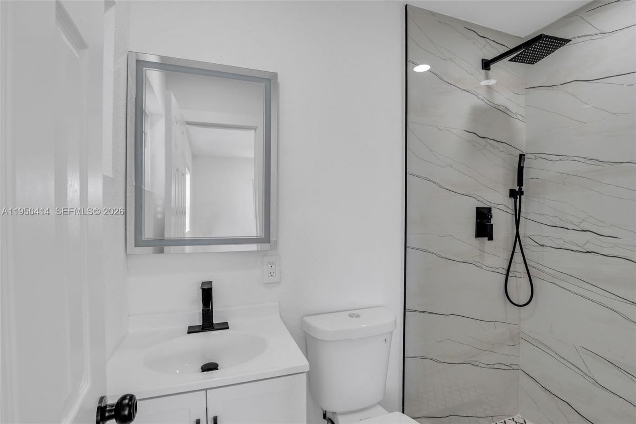 911 NW 200th Ter , Miami Gardens, FL 33169 Photo