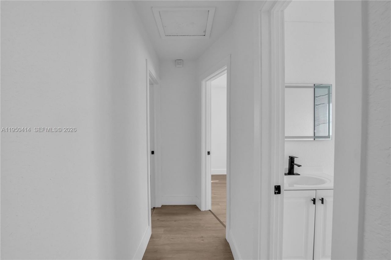 911 NW 200th Ter , Miami Gardens, FL 33169 Photo