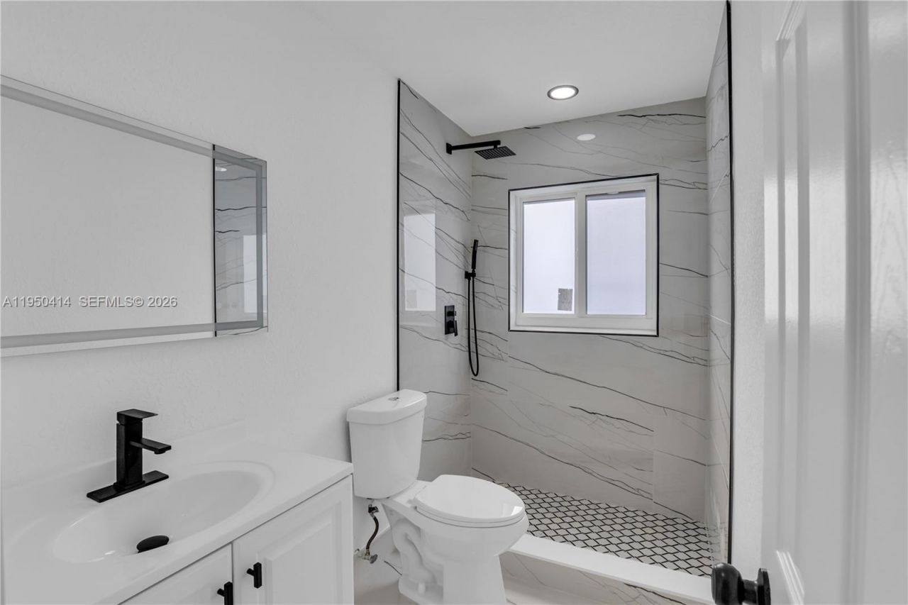 911 NW 200th Ter , Miami Gardens, FL 33169 Photo