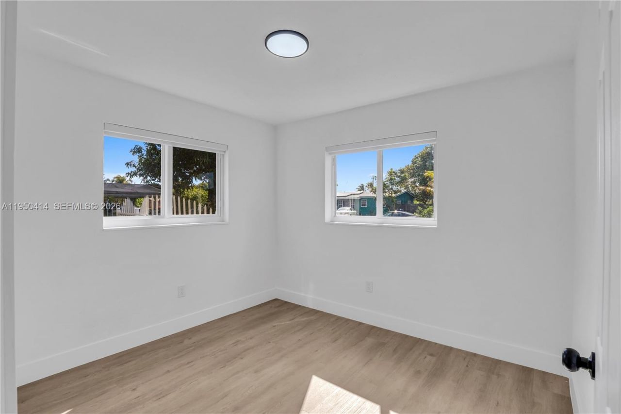 911 NW 200th Ter , Miami Gardens, FL 33169 Photo