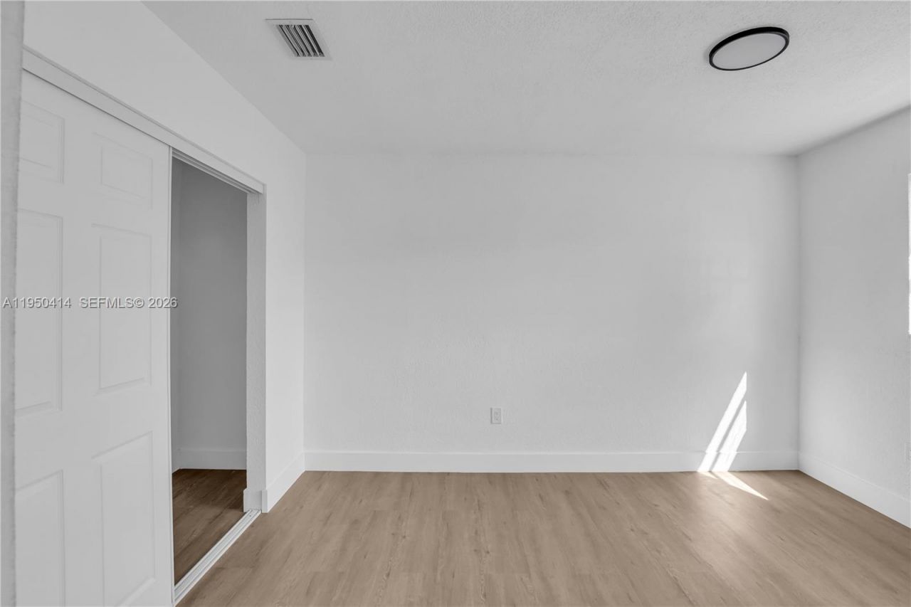 911 NW 200th Ter , Miami Gardens, FL 33169 Photo