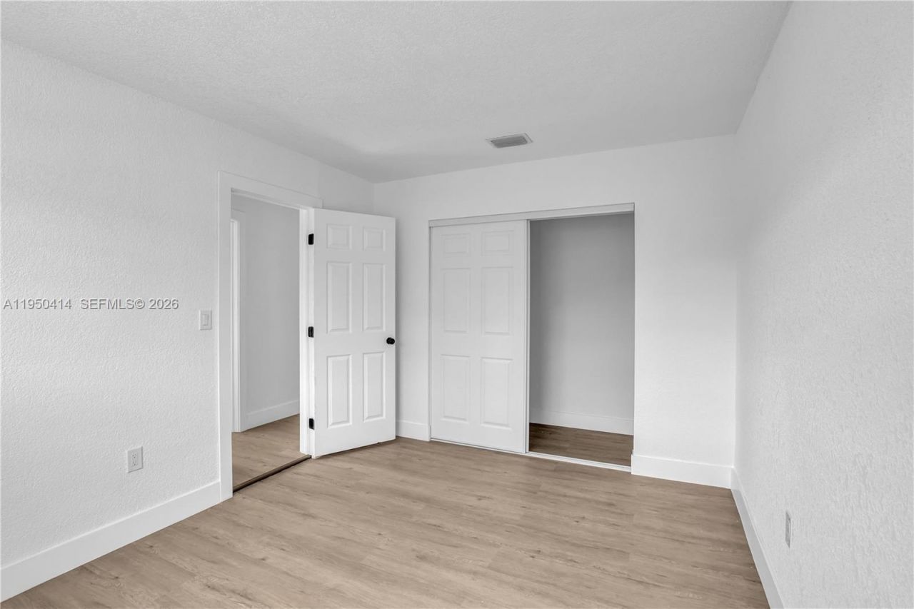 911 NW 200th Ter , Miami Gardens, FL 33169 Photo