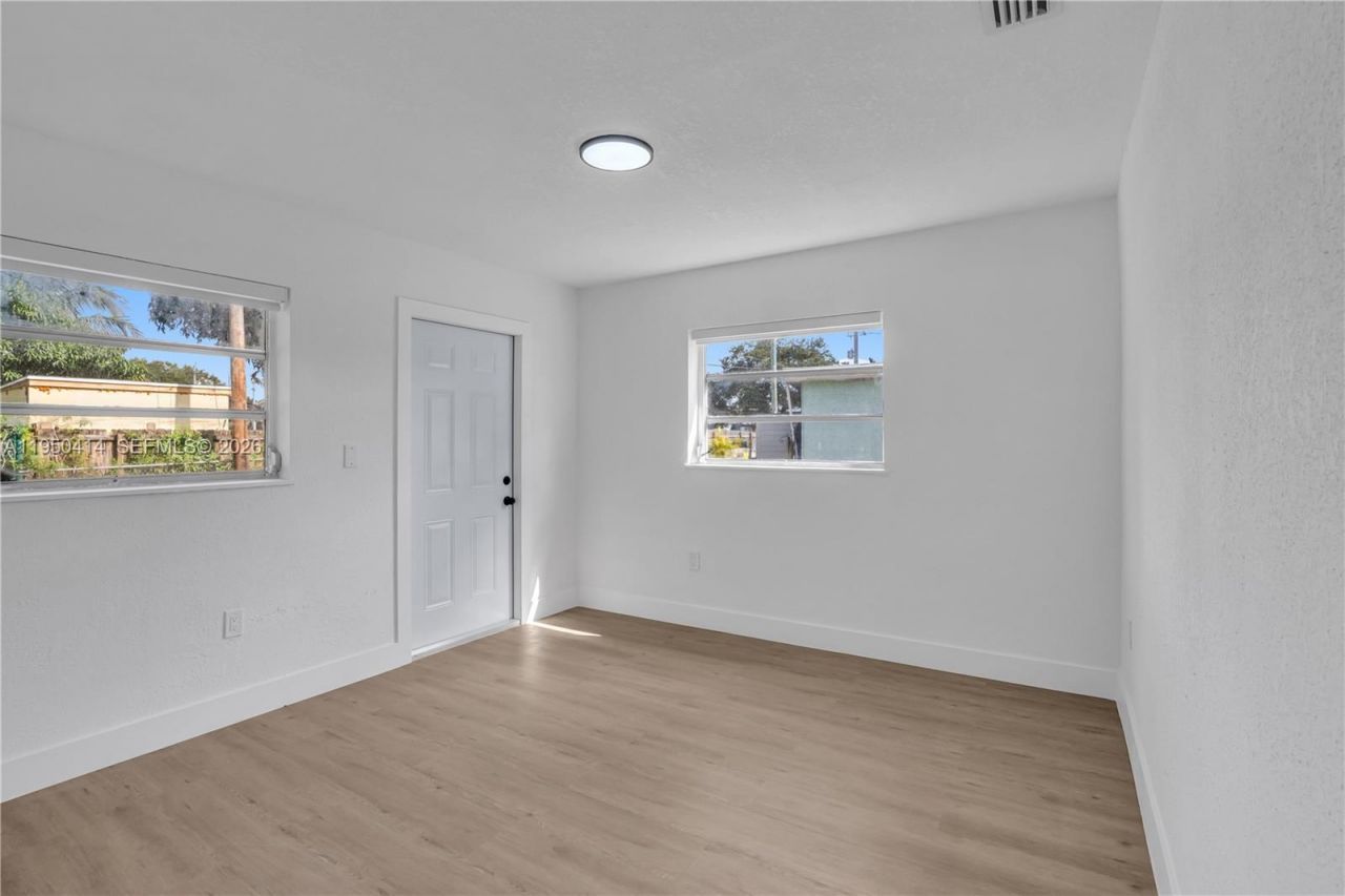 911 NW 200th Ter , Miami Gardens, FL 33169 Photo