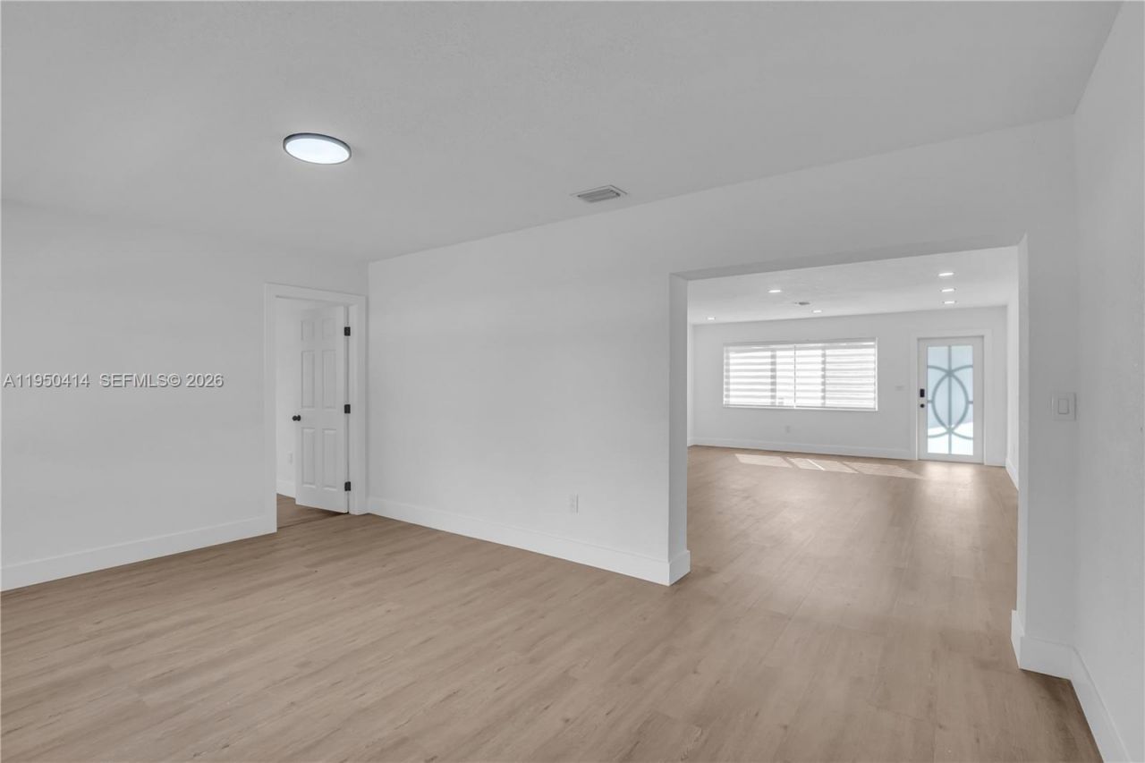 911 NW 200th Ter , Miami Gardens, FL 33169 Photo