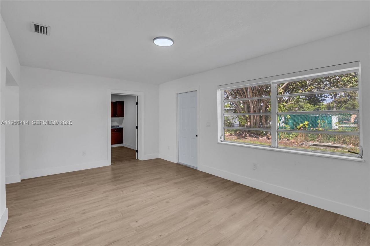 911 NW 200th Ter , Miami Gardens, FL 33169 Photo