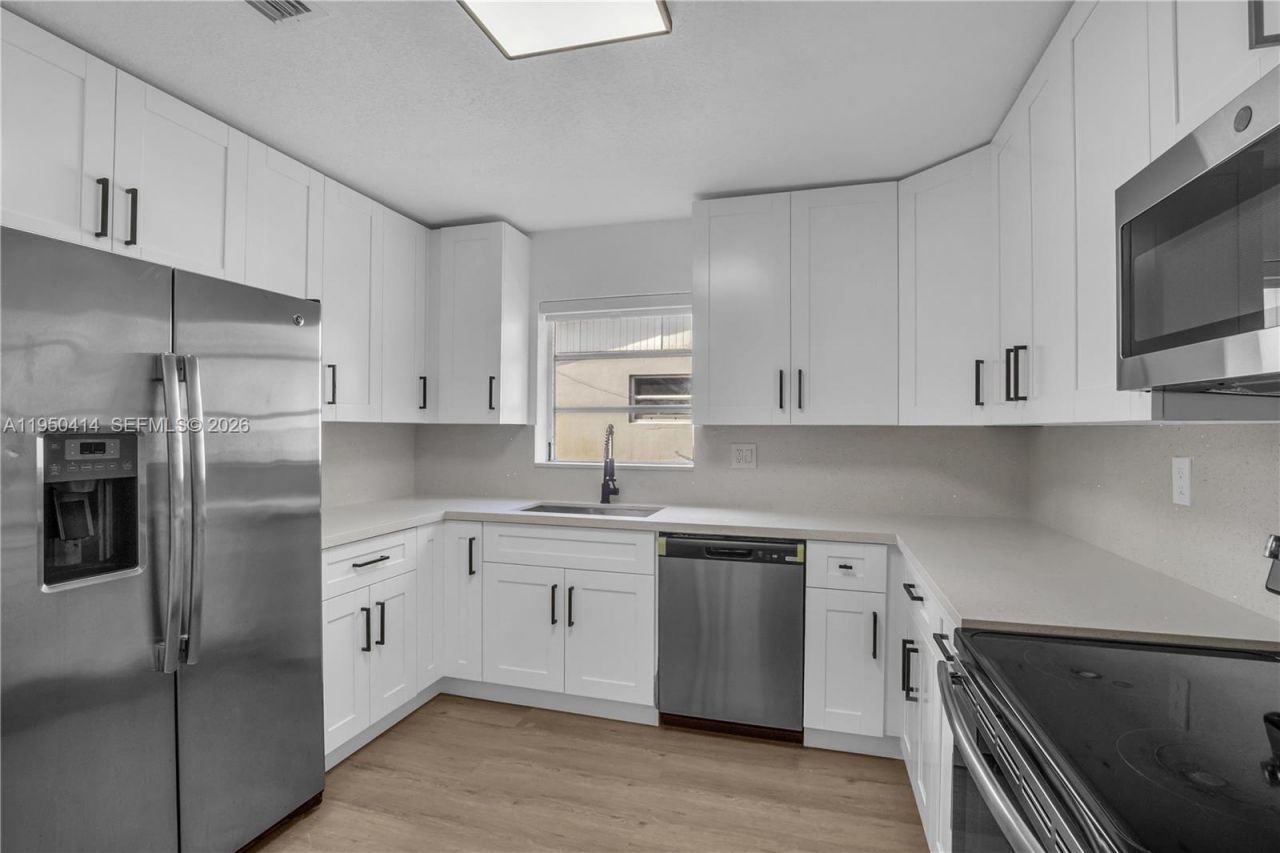 911 NW 200th Ter , Miami Gardens, FL 33169 Photo