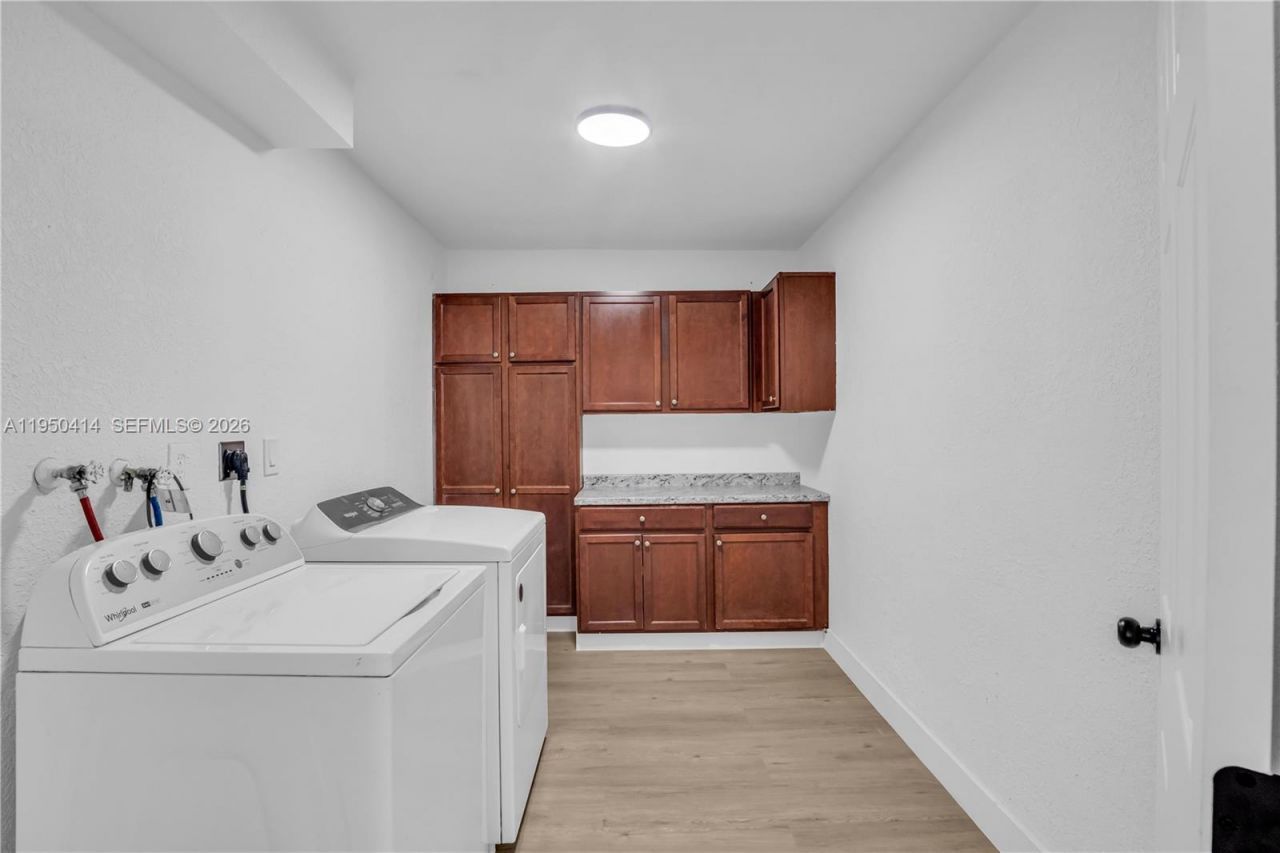 911 NW 200th Ter , Miami Gardens, FL 33169 Photo