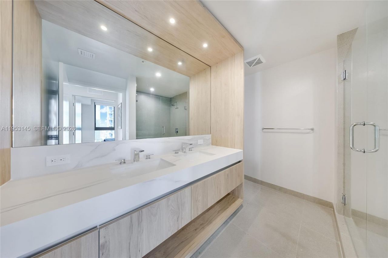 11 NE 6th Street, Unit 3209, Miami, FL 33132 Photo